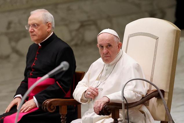 Papa Francesco nel corso di un'udienza\\u00A0(AP Photo/Riccardo De Luca)