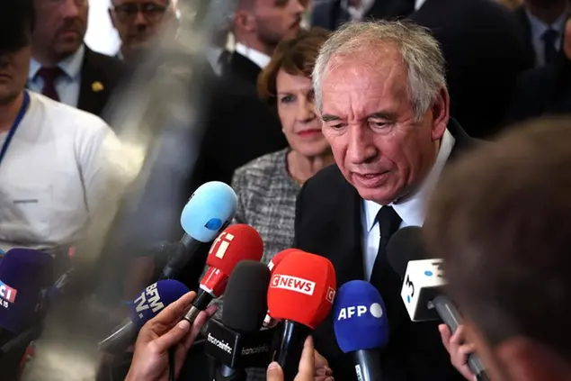 (Il premier francese affronterà il voto decisivo l'8 settembre. Foto Epa/Ansa)