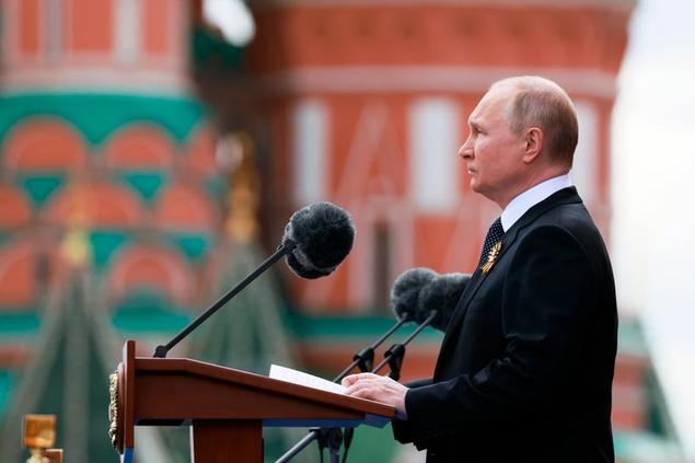 Mikhail Metzel, Sputnik, Kremlin Pool Photo via AP