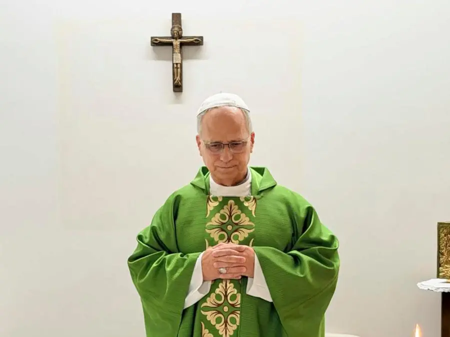Tra sorpresa e preoccupazione, il mondo davanti al papa malato
