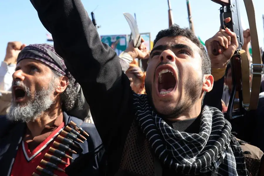 Gli Houthi martellano Riad, il ritornello di Trump: «Colpirò duro l’Iran»
