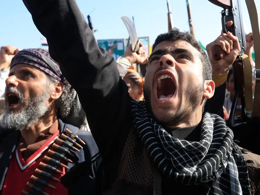 Gli Houthi martellano Riad, il ritornello di Trump: «Colpirò duro l’Iran»