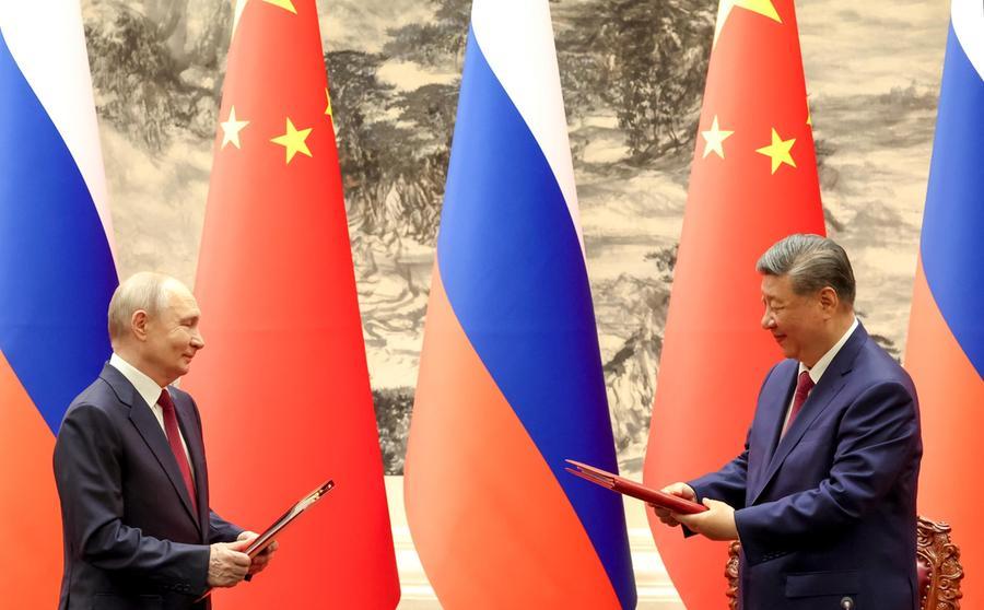 Putin cavalca la debolezza di Washington e chiama a raccolta Xi, Modi e gli ayatollah