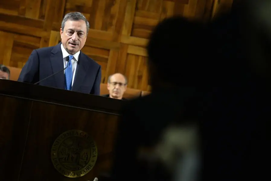 Gian Mattia D'Alberto / LaPresse 05-11-2015 Milano cronaca Inaugurazione Anno Accademico Università Cattolica nella foto: Mario Draghi Gian Mattia D'Alberto/LaPresse 05-11-2015 Milan Cattolica University in the picture: Mario Draghi