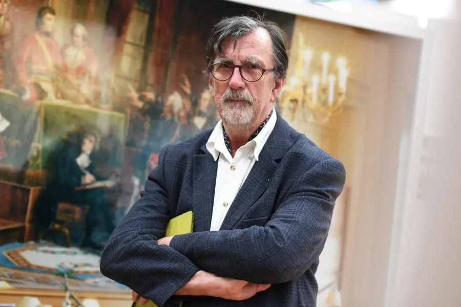 Der Wissenschaftssoziologe und Philosoph Bruno Latour steaht am 11.04.2016 im Zentrum für Kunst und Medientechnologie (ZKM) in Karlsruhe (Baden-Württemberg) vor dem Werk \\\"Armin Linke, Conseil d'Etat, small library, Installation du Conseil d'État au palais du Petit-Luxembourg, 25 décembre 1799 (1856) by Auguste Couder, 2003\\\". Dieses ist Teil der Ausstellung \\\"Reset Modernity!\\\" die vom 16. April bis zum 21. August gezeigt wird und von Latour gestaltet wurde. Photo by: Uli Deck/picture-alliance/dpa/AP Images