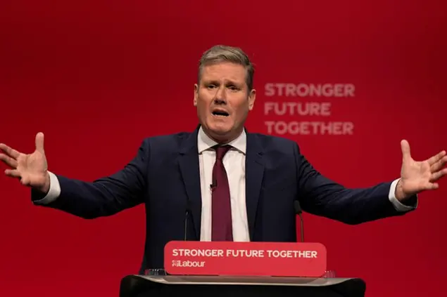 Leader of the British Labour Party Keir Starmer gestures as he makes his keynote speech at the annual party conference in Brighton, England, Wednesday, Sept. 29, 2021.(AP Photo/Alastair Grant)
