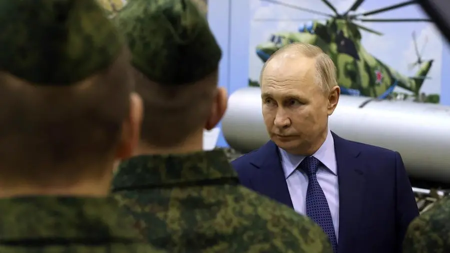 Putin: «Invadere l’Europa? Una totale assurdità. Ma colpiremo gli F-16 per l’Ucraina anche in aeroporti Nato»