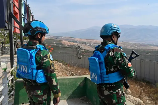 I peacekeeper dell'Onu sorvegliano il confine tra Libano e Israele