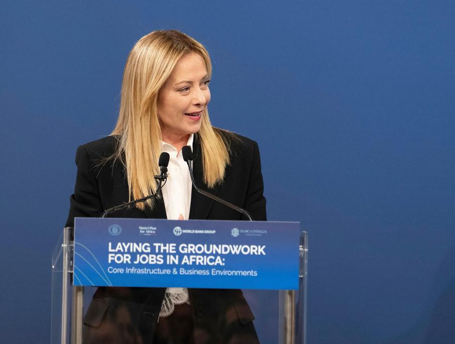 Meloni: «Non siamo in guerra e non vogliamo entrarci. Ma intendiamo inviare aiuti di difesa ai Paesi del Golfo»