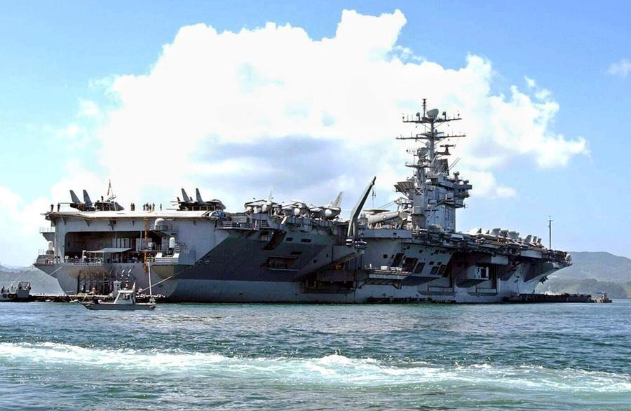 Portaerei e missili Usa nel Medio Oriente: in Iran stop a Internet fino a marzo