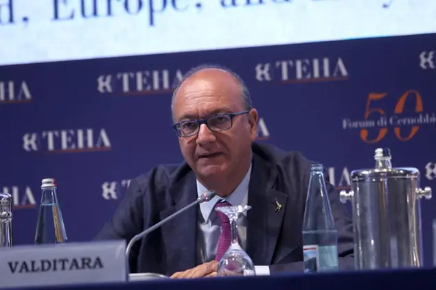 Il ministro Valditara al forum Ambrosetti di Cernobbio