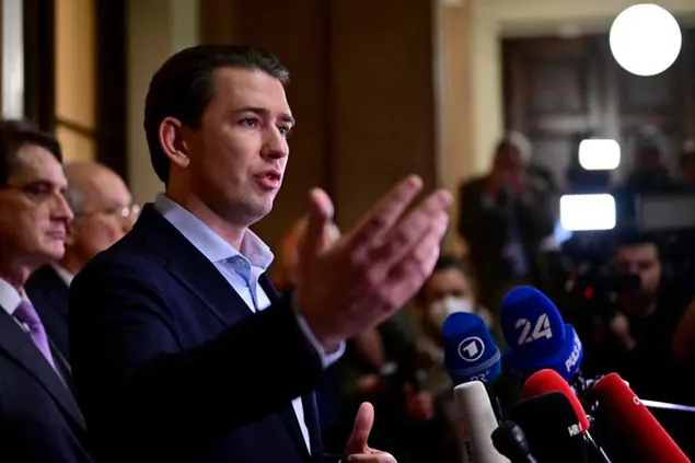 L'ex cancelliere Kurz è stato accusato di essersi guadagnato stampa favorevole grazie ai finanziamenti pubblici