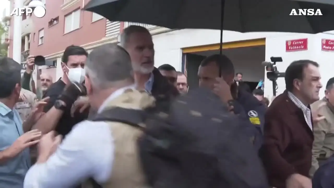 I volontari spagnoli contro la politica: «Senza noi giovani il bilancio sarebbe peggiore»