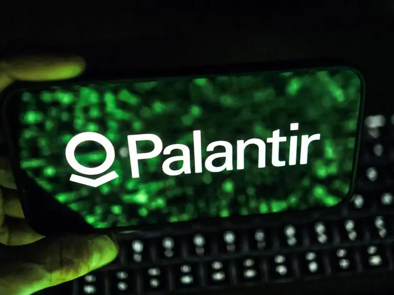 Mr Palantir arriva a Roma, gli affari segreti con la Difesa