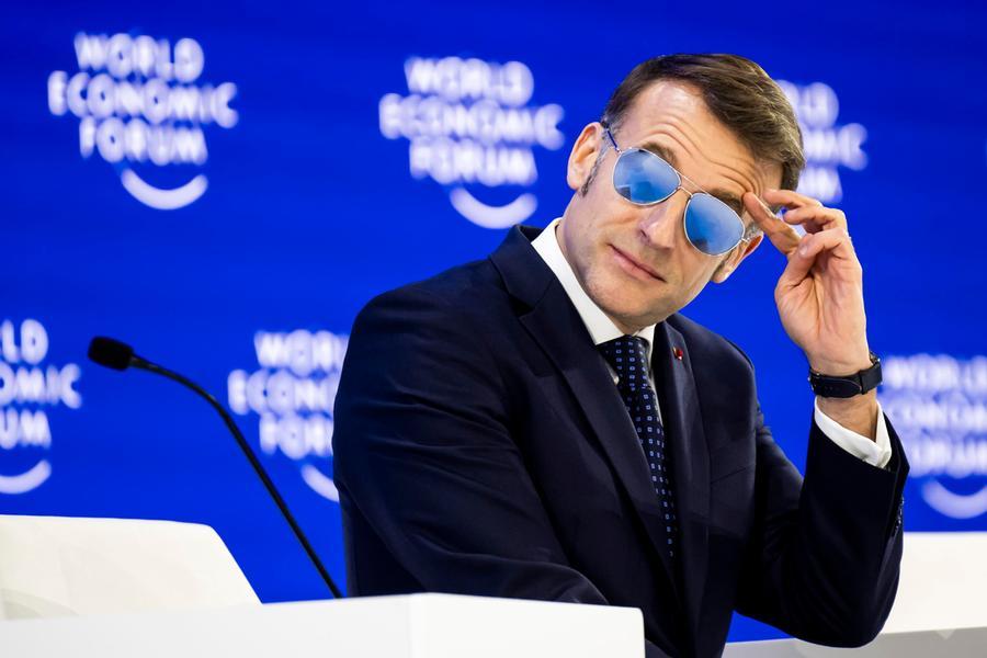 Da bazooka a petardo: l’Ue si limita a rinviare gli sgravi a Trump. Macron il solo a reagire