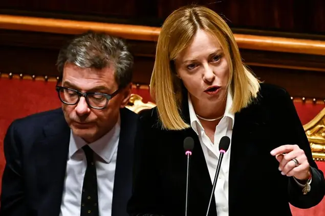 La premier Giorgia Meloni e il ministro dell'Economia Giancarlo Giorgetti