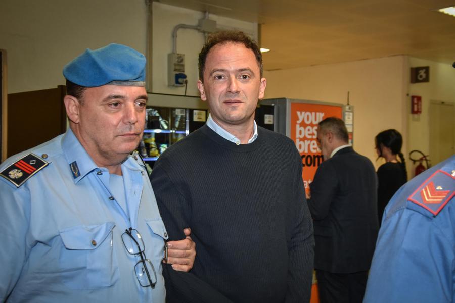 La casa di cura di Alberto Genovese: così è stato aggirato il no del Comune