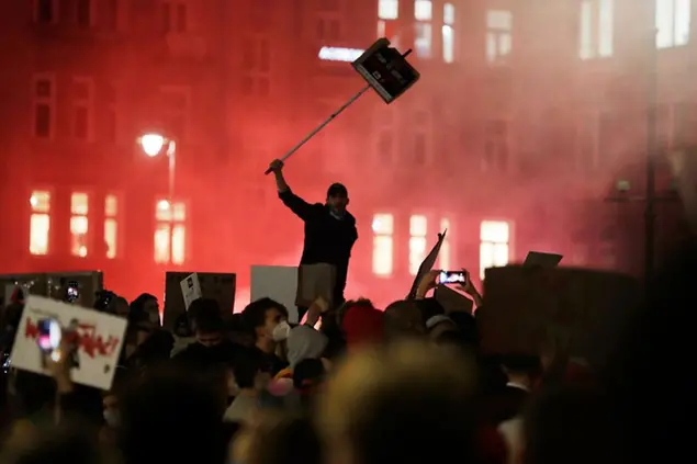 Le proteste nel paese vanno avanti da una settimana (AP Photo/Czarek Sokolowski)