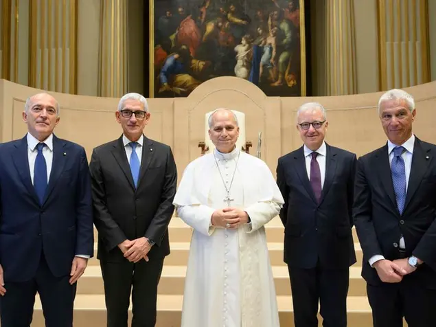 Il papa ai servizi di intelligence: «Non si usino le informazioni riservate per ricattare politici e giornalisti»