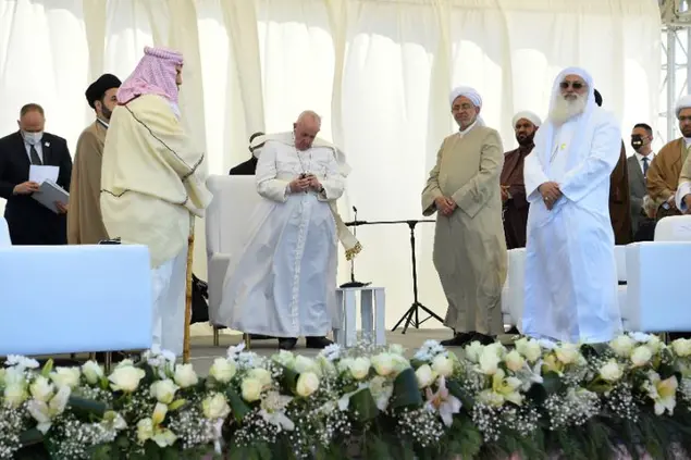 06/03/2021 Iraq, papa Francesco durante la sua visita ufficiale in Iraq, un momento di preghiera