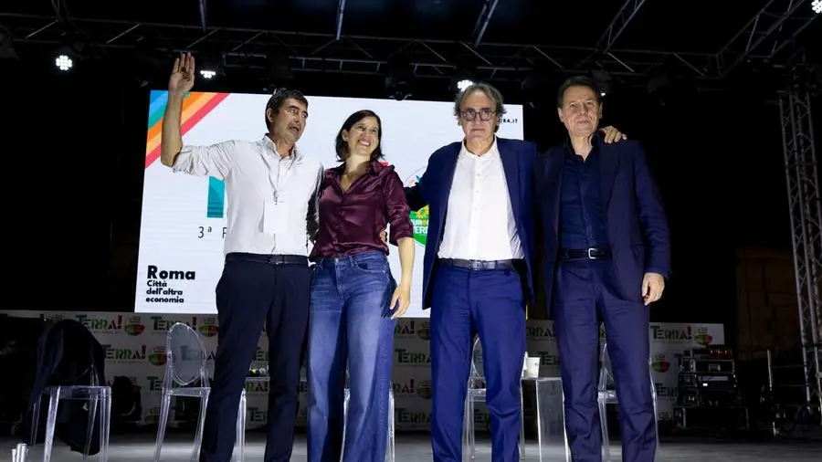 Leader politici discutono sull'Ucraina e le primarie in un settembre di tensioni e convergenze