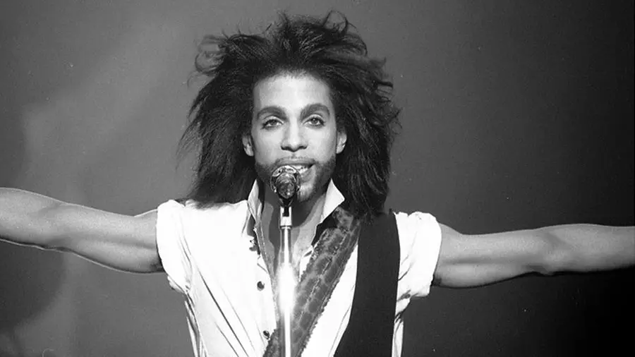 Ricomporre pezzi di Prince, dentro la sua musica senza tempo
