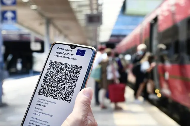 22/07/2021Roma, Stazione Tiburtina Certificazione verde COVID-19EU digital COVID certificate ( Digital green certificate ) per viaggiare