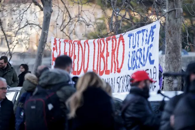 Foto Cecilia Fabiano/LaPresse 01 –02 -2023 Roma, Italia - Cronaca - Caso Cospito Manifestazione degli Anarchici davanti al Ministero della Salute - Nella Foto : la manifestazione February 31, 2023 Rome, Italy - News - Cospito Case Anarchist demonstration in front of the Health ministry - In the photo : the demonstration