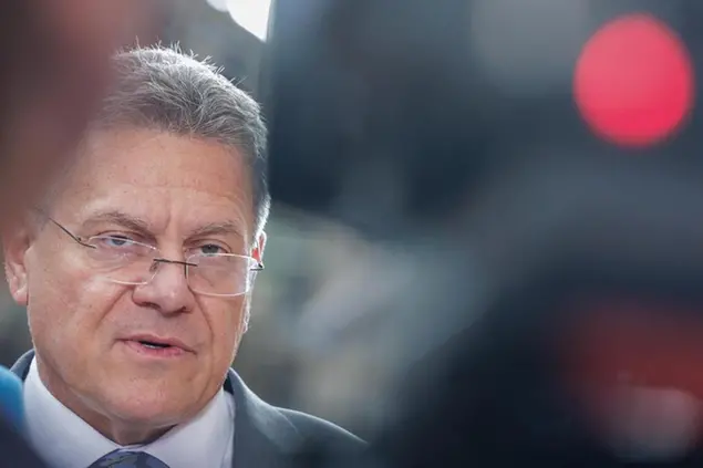 Il capo negoziatore Ue Maros Sefcovic tenta di riaprire il dialogo con Washington dopo la lettera di Trump all'Ue che prevede dazi al 30%