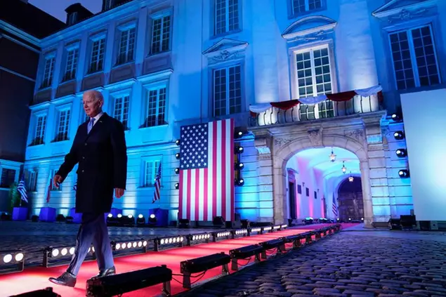 Il presidente Joe Biden prima del discorso di Varsavia (Copyright 2022 The Associated Press. All rights reserved)