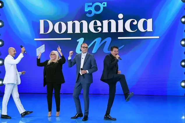 Domenica in è stata battuta di dieci punti da Amici di Maria De Filippi
