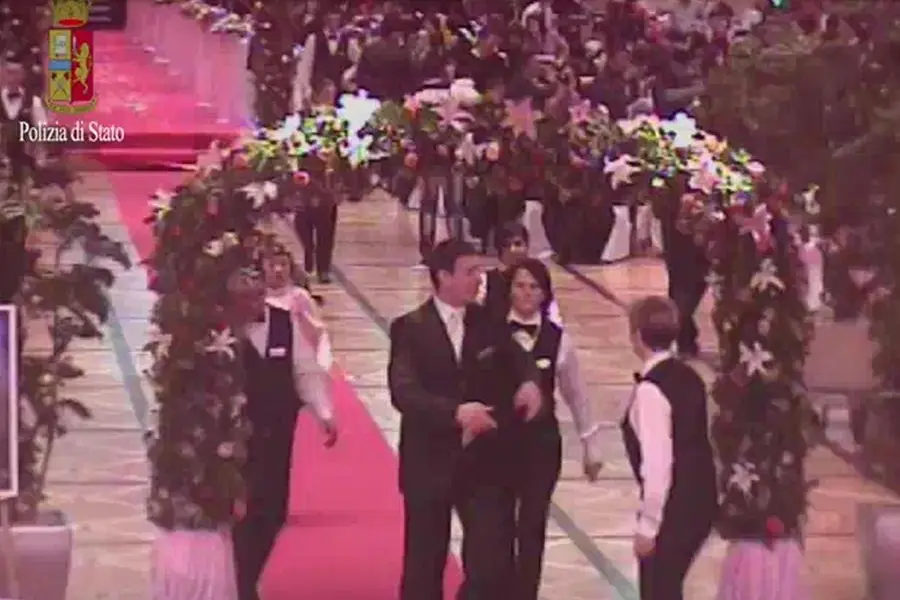 Il matrimonio di Zhang Di, il figlio del boss Naizhon: a lui sono intestate le società che di recente sono obiettivo di attentati