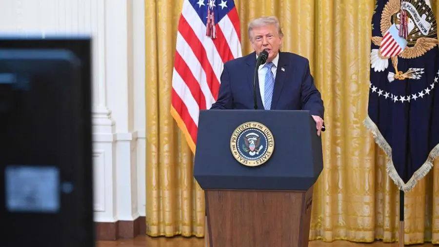 Trump riapre il fronte sui brogli elettorali e accusa la Cina: «Rubati i dati di 220 milioni di elettori»