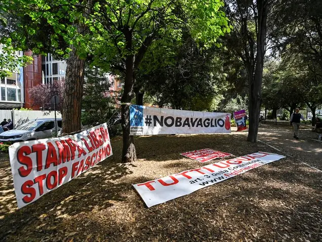 I politici della querela. «Chi perde dovrebbe risarcire i cronisti»