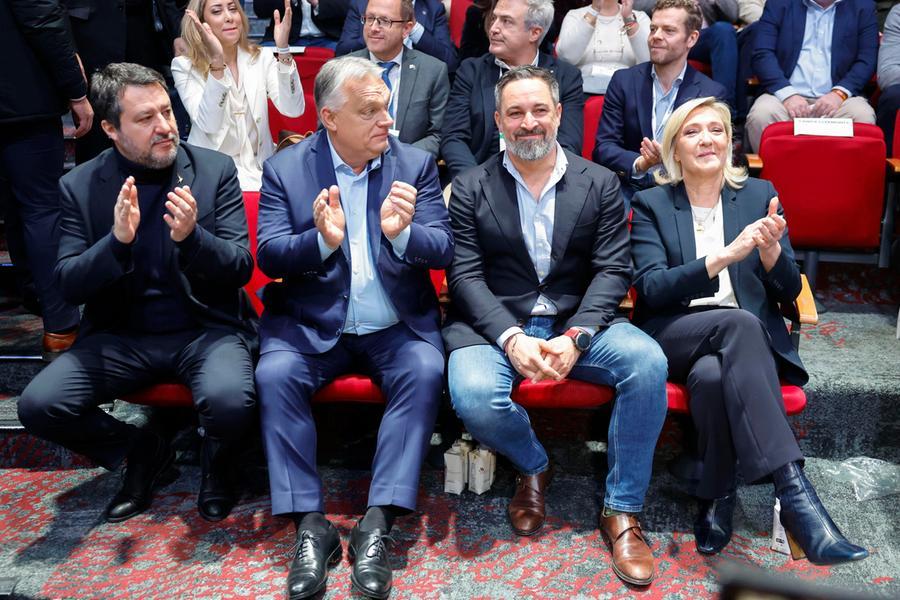 Il vento di Budapest e il panico dei sovranisti sconfitti
