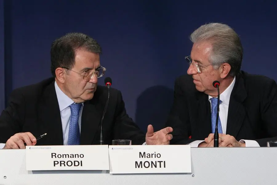 Romano Prodi e Mario Monti (Andrea Raso/Lapresse)