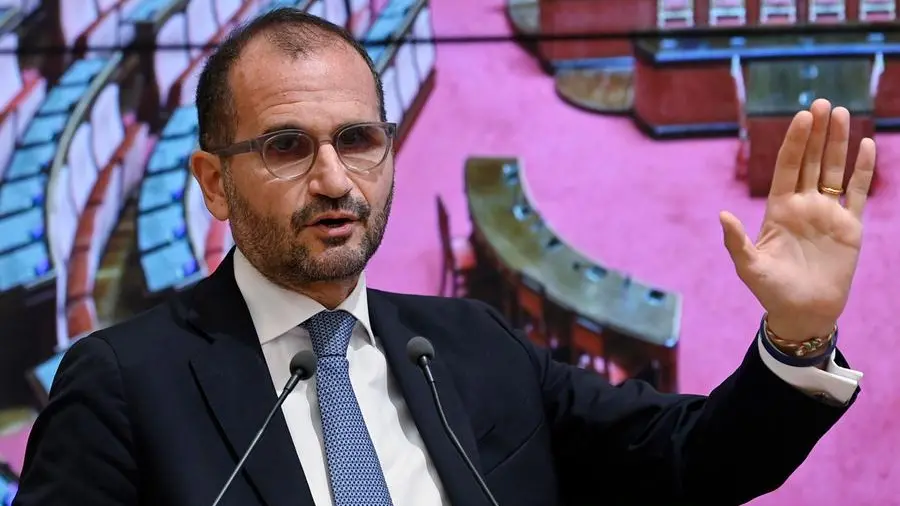 S'avanza il re delle farmacie: il sottosegretario Gemmato sarà viceministro della Salute