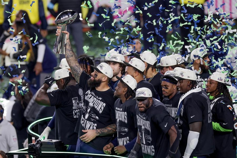 Dalla "vendetta” in difesa dei Seahawks allo show di Bud Bunny: istantanee dal Super Bowl