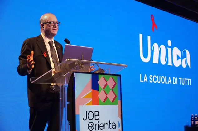 Il ministro dell'Istruzione e del merito Giuseppe Valditara a Job&Orienta 2023 (foto ANSA)