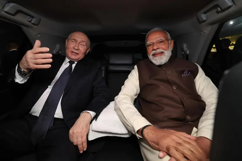 Il presidente russo Vladimir Putin e l'omologo indiano Narendra Modi si sono incontrati a Nuova Delhi (FOTO EPA)