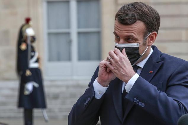 (Emmanuel Macron. Foto LaPresse)