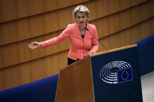 (La presidente della commissione Ue Ursula von der Leyen pronuncia il discorso sullo stato dell'Unione; foto LaPresse)