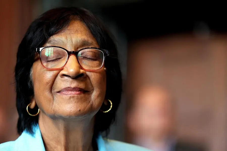 A Navi Pillay il Nobel per la pace. Vendetta Usa: «Sanzioni alla Cpi»